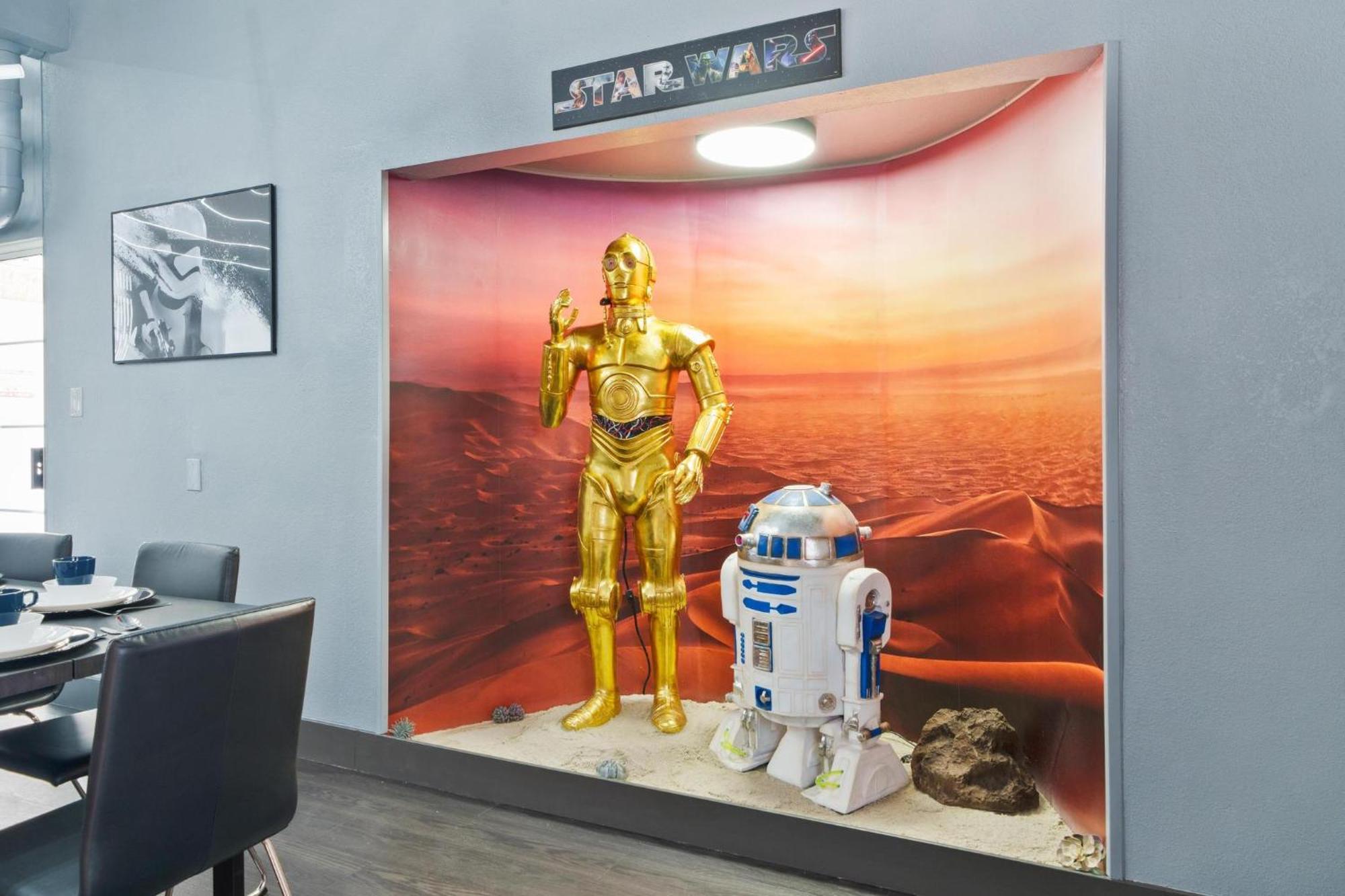 Galactic Dream: Arcade, Theater, Minigolf, & More! Garden Grove