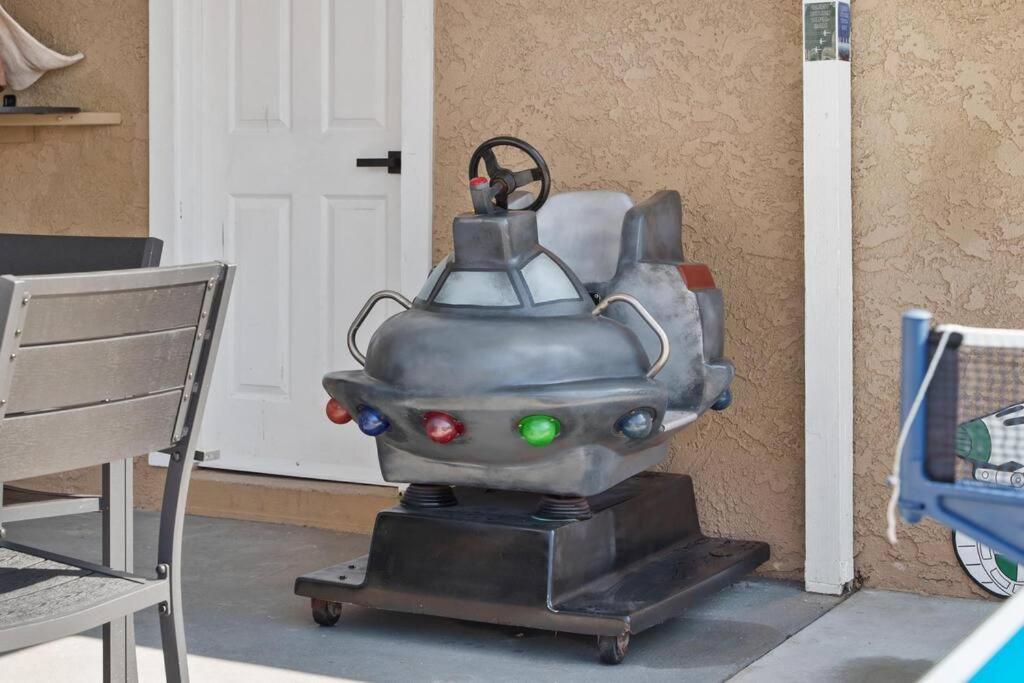 Holiday home Galactic Dream: Arcade, Theater, Minigolf, & More! Garden Grove